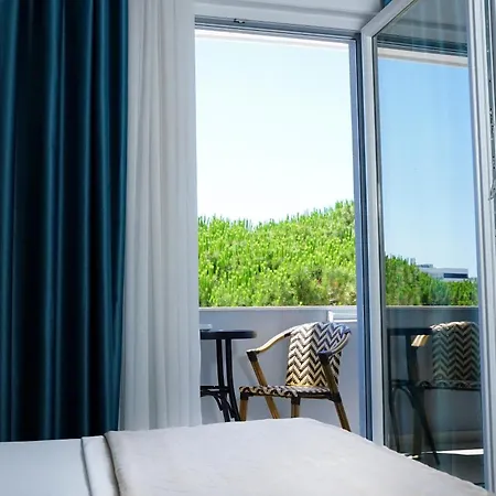 Atrium Deluxe