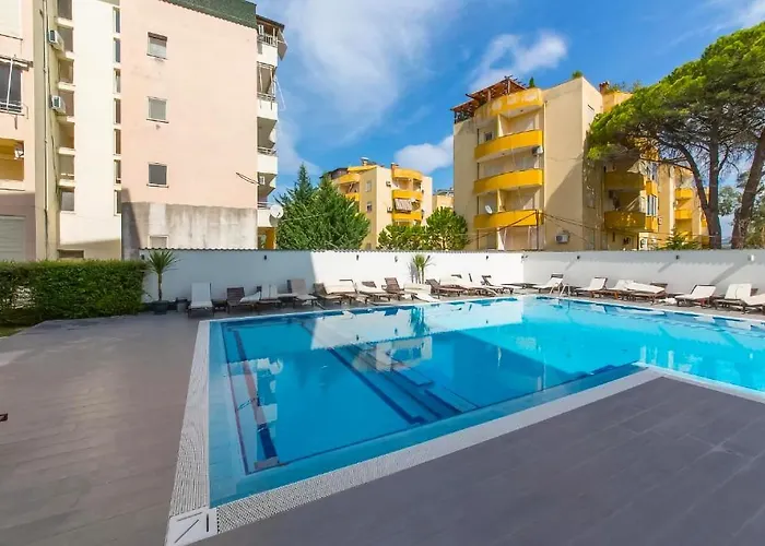 Atrium Deluxe Голем