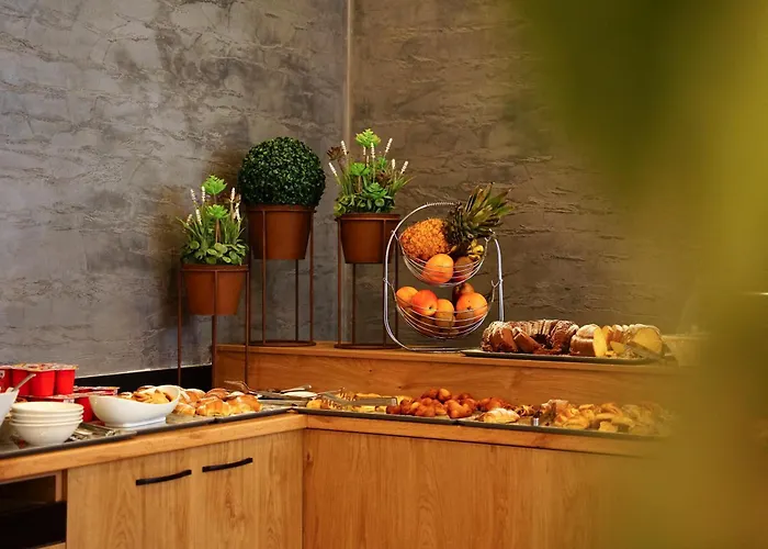 Atrium Deluxe 4* Голем