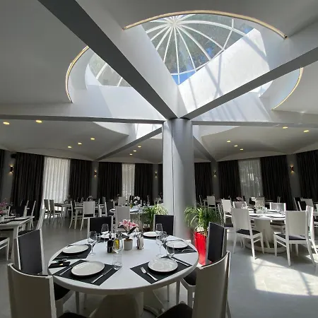 度假村 Atrium Deluxe 4*