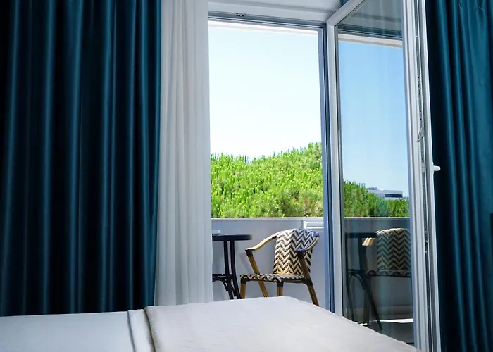 Atrium Deluxe